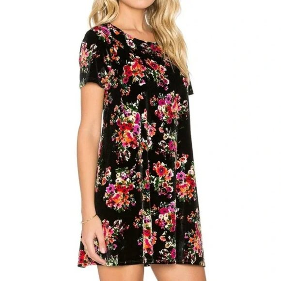 Show Me Your Mumu Velvet Mini Dress Black Floral Pullover Short Sleeve Size M - Picture 1 of 9